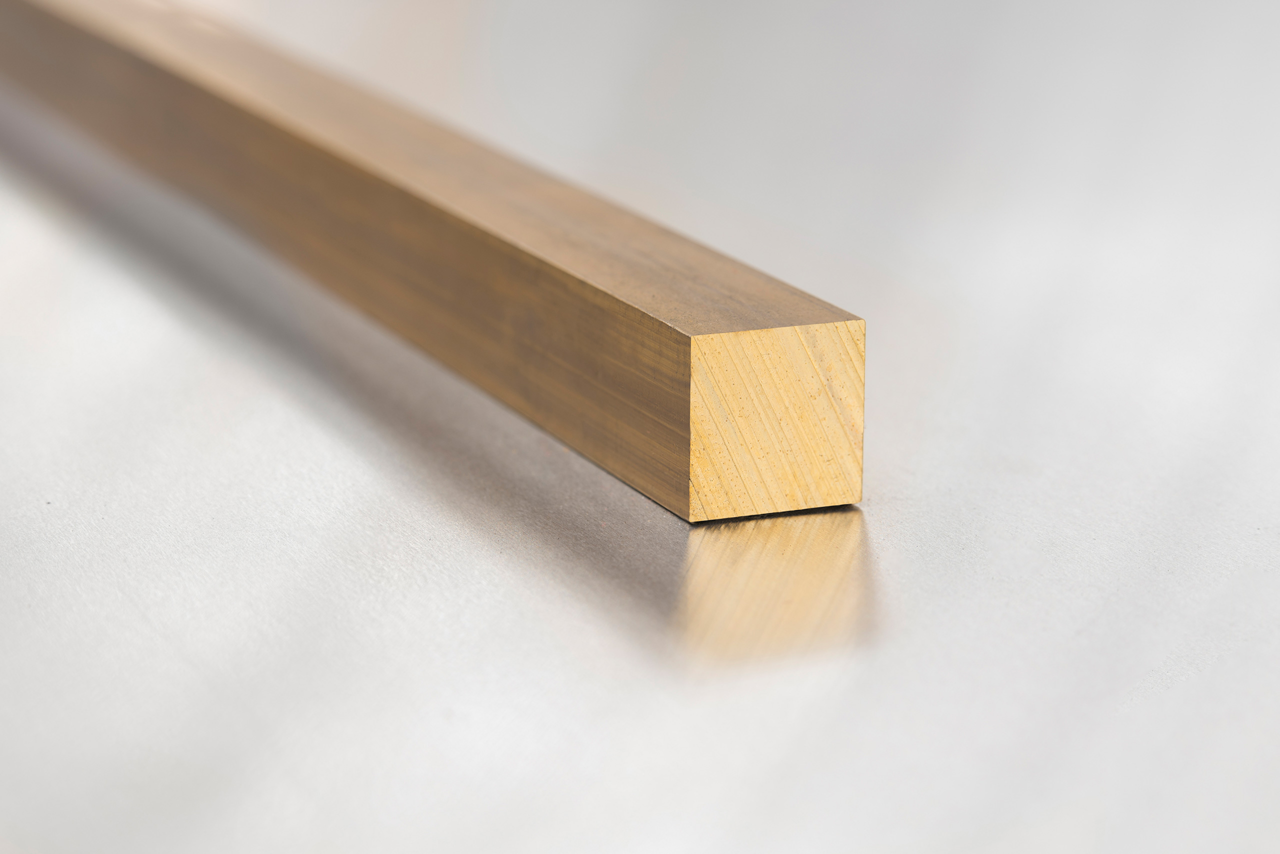 Latón Cuadradas  CW614N